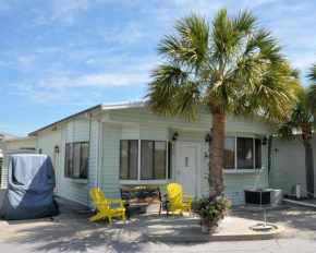 Venture Out 584 Seabreeze Dr Comes with Golf Cart